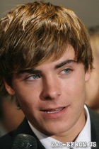 Zac Efron : zac_efron_1273439024.jpg