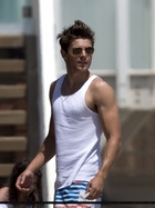 Zac Efron : zac_efron_1278385762.jpg