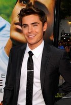 Zac Efron : zac_efron_1279737022.jpg