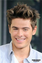 Zac Efron : zac_efron_1281640822.jpg