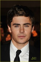 Zac Efron : zac_efron_1281800367.jpg