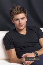 Zac Efron : zac_efron_1282408448.jpg