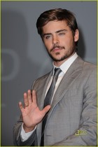 Zac Efron : zac_efron_1284240204.jpg