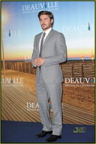 Zac Efron : zac_efron_1284240235.jpg