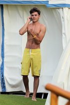 Zac Efron : zac_efron_1287958686.jpg