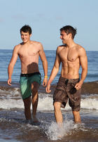 Zac Efron : zac_efron_1288451360.jpg
