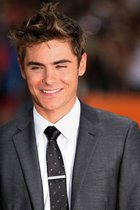 Zac Efron : zac_efron_1288481297.jpg