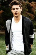 Zac Efron : zac_efron_1291785072.jpg