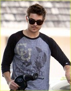 Zac Efron : zac_efron_1294334117.jpg