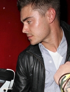 Zac Efron : zac_efron_1298413910.jpg