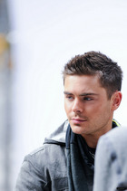 Zac Efron : zac_efron_1299863696.jpg