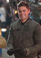 Zac Efron : zac_efron_1300285460.jpg