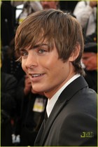 Zac Efron : zac_efron_1300470138.jpg