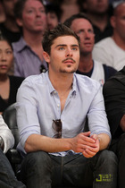 Zac Efron : zac_efron_1301728128.jpg