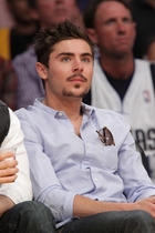 Zac Efron : zac_efron_1301762791.jpg