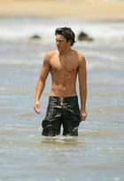 Zac Efron : zac_efron_1301857648.jpg