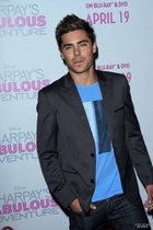 Zac Efron : zac_efron_1302279191.jpg