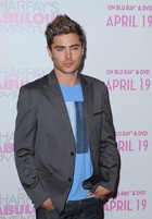 Zac Efron : zac_efron_1302279305.jpg