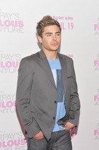 Zac Efron : zac_efron_1302279337.jpg