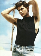 Zac Efron : zac_efron_1304476021.jpg