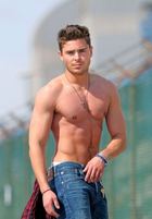 Zac Efron : zac_efron_1304476035.jpg