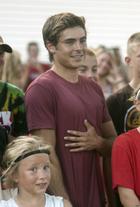 Zac Efron : zac_efron_1311358708.jpg