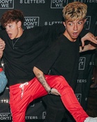 Zach Herron : TI4U1575596871.jpg