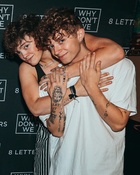 Zach Herron : TI4U1575597070.jpg