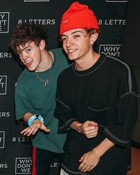 Zach Herron : TI4U1577377819.jpg