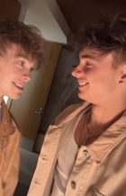 Zach Herron : TI4U1668447937.jpg