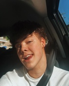 Zach Herron : zach-herron-1559762445.jpg