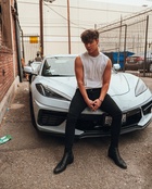 Zach Herron : zach-herron-1600352688.jpg