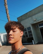 Zach Herron : zach-herron-1610151011.jpg