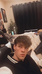 Zach Herron : zach-herron-1646980741.jpg