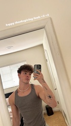 Zach Herron : zach-herron-1669392130.jpg