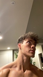 Zach Herron : zach-herron-1683565187.jpg