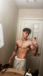 Zach Herron : zach-herron-1690407069.jpg