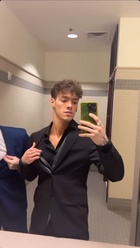 Zach Herron : zach-herron-1699365090.jpg