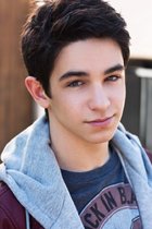 Zachary Gordon : zachary-gordon-1368157005.jpg