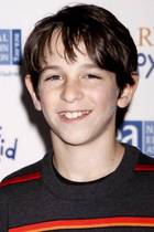 Zachary Gordon : zacharygordan_1283978209.jpg