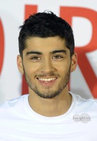 Zayn Malik : zayn-malik-1377096793.jpg