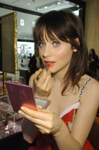 Zooey Deschanel : zooey-deschanel-1362503427.jpg