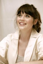 Zooey Deschanel : zooey-deschanel-1362504484.jpg