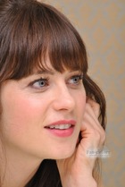 Zooey Deschanel : zooey-deschanel-1378967372.jpg